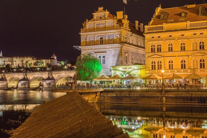 Private & Personalized Prague Night Tour with a Local Guide - Why Prague works so well after dark
