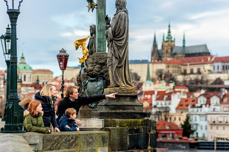 Private Prague Sunrise Photoshoot + Walking Tour - Practical details that shape the morning