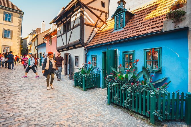 Private Tour of Prague Castle Interiors and Lunch included - Golden Lane’s tiny houses and darker stories