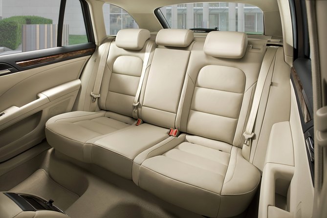 Private Transfer from Prague Airport to Prague City Hotels 1 - 3 pax - From Václav Havel Airport to your Prague hotel