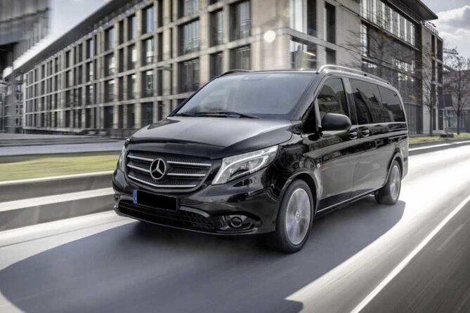 Private Transfer from Prague Airport to Prague City Hotels 1 - 7 pax - Key points to know before you book