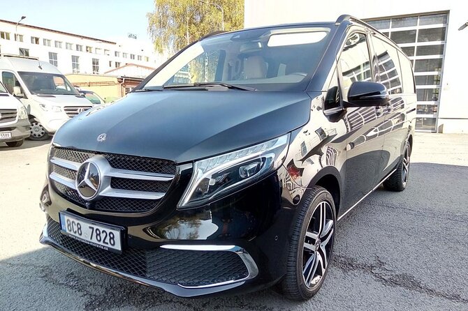Private Transfer from Prague Airport to Prague City Hotels 1 - 7 pax - Who this transfer suits best