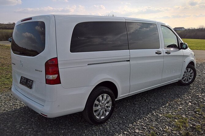Private Transfer from Prague Airport to Prague City Hotels 1 - 7 pax - Booking details that can prevent trouble