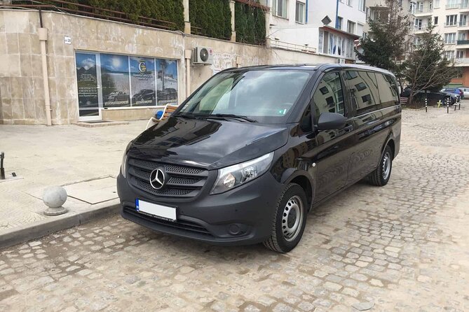 Private Transfer from Prague Airport to Prague City Hotels 1 - 7 pax - Flight delays and the value of tracking