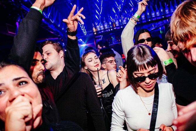 PUB CRAWL IN PRAGUE | Admission Ticket - Who should book this Tuesday night
