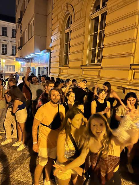 Pub Crawl with Shots and Night Club I Prague - Key points to know before you go