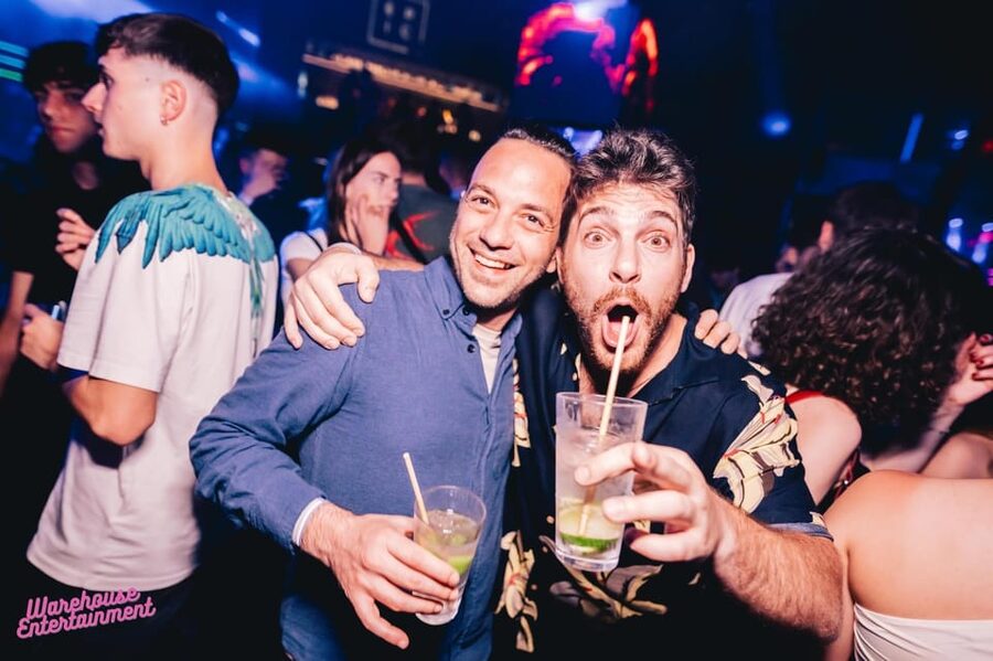 Pub Crawl with Shots and Night Club I Prague - Drinking games, photographs, and meeting people