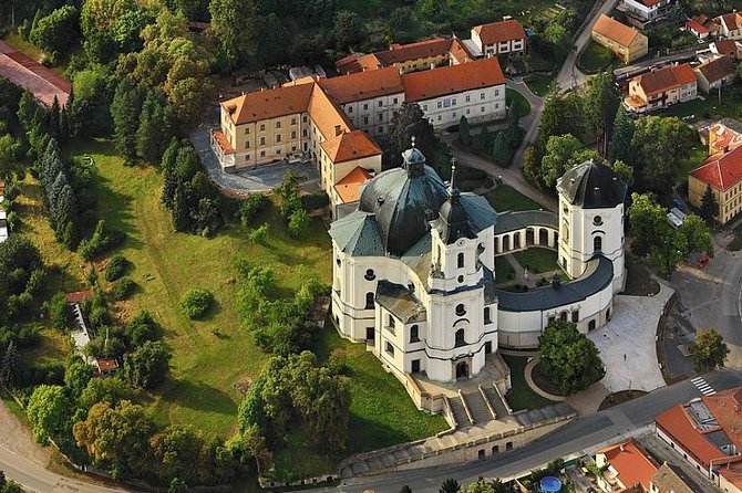 PUNKVA CAVES, ABYSS and PERNSTEJN CASTLE =only from Apr to Sep - The road to Pernštejn Castle