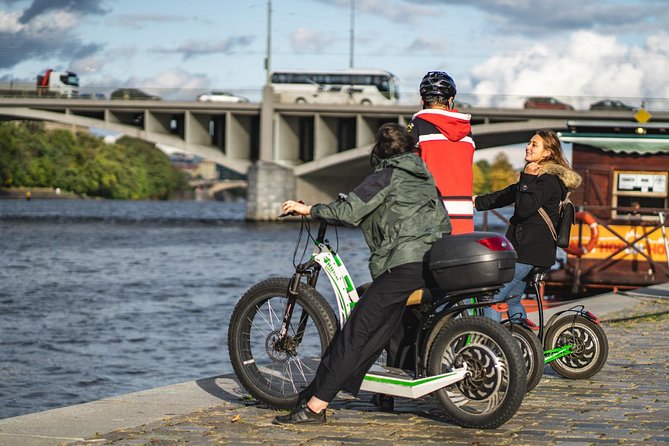 Rent your E-Scooter Hugo Bike in Prague! - Price, timing, and overall value