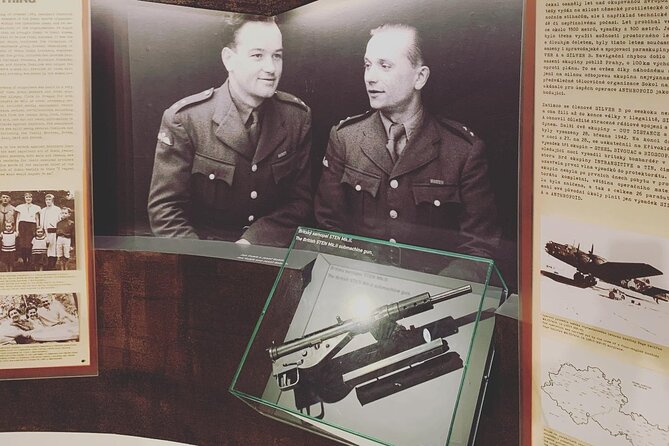 Second World War & Communism (Tip-based 3 hour tour) - Art under Communism at OC Quadrio