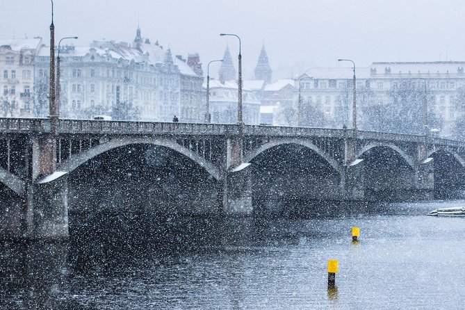 Shared Arrival Transfer: Prague Airport to Hotels - Where the service earns its strongest marks