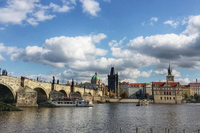 Shared Departure Transfer: Prague Hotel to Prague Airport - What happens at your hotel pickup