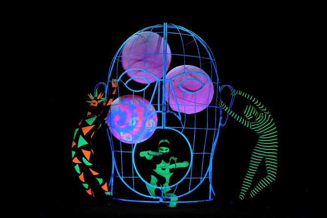 Skip the Line: WOW Show Black Light Theater in Prague Ticket - Why arriving 20 minutes early matters