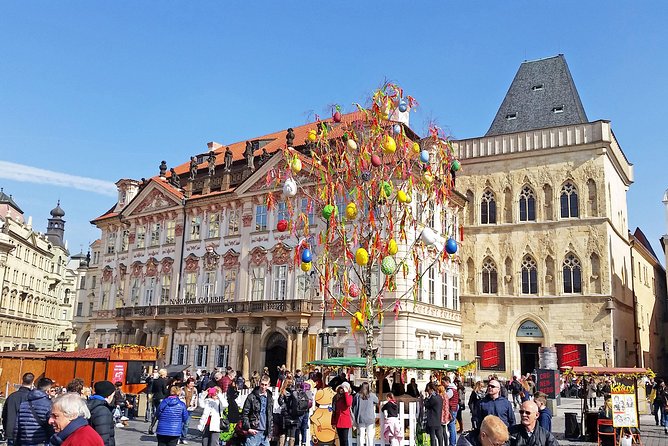 Small Group Prague Old Town and Jewish Quarter Walking Tour - What the guide adds to the experience