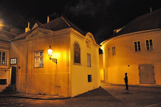 Telltale Ghost Tour - The guides shape the experience