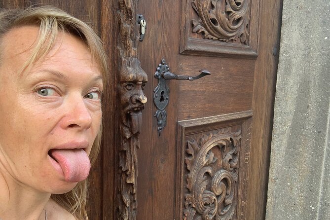 The Best of - private tour with PERSONAL PRAGUE GUIDE - Crossing Charles Bridge without wasting the moment