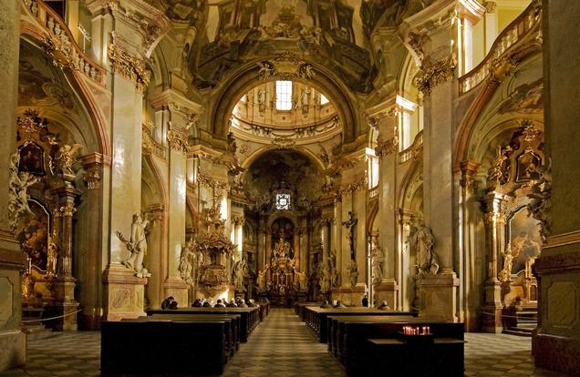 The essentials of Prague - Starting at the Powder Tower and Municipal House