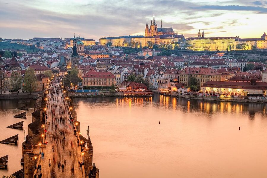 The Royal road, walking tour in french - Old Town Square and Prague’s public stage