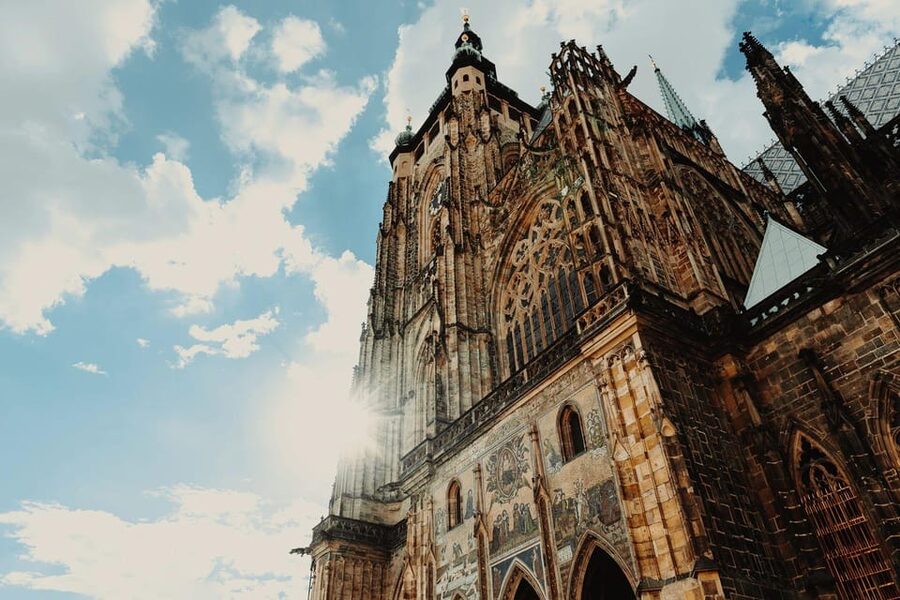 Tour of Prague Castle in italian language ticket included - Meeting at the Second Courtyard