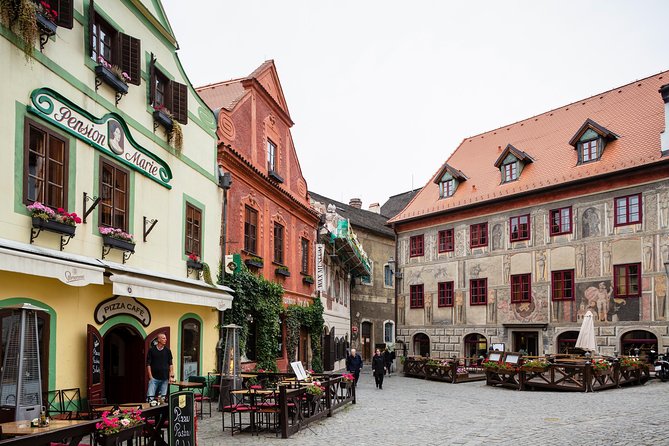 UNESCO Cesky Krumlov from Prague with Guided Tour and Transfer - Who should book this Český Krumlov day trip?