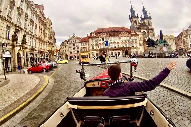 Vintage Cars Prague - Sightseeing Tour 90min / 1-6 pers. - A vintage car is a fine way to get your bearings