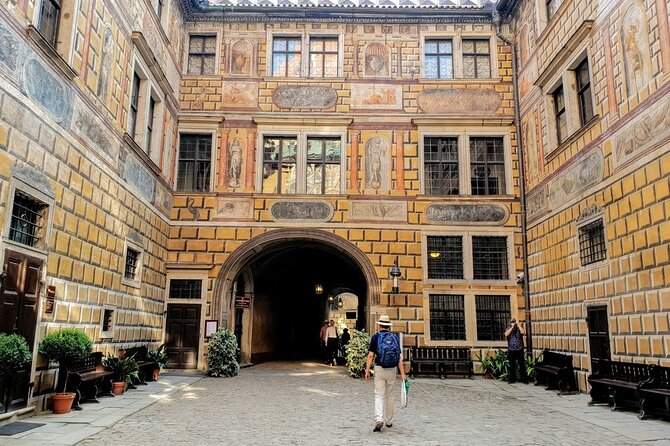 Walking private guided tour in Cesky Krumlov with local certified guide - Flexible timing and hotel pickup
