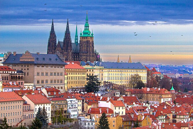 Walking through ages: 11th to 21st century, Prague flavoured - Josefov and the Old-New Synagogue