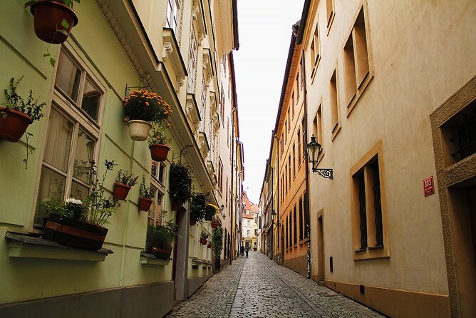 Walking through ages: 11th to 21st century, Prague flavoured - Old Town, Mozart, and the Estates Theatre