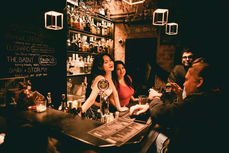 Wednesday Night Live Music with Cocktails - Entering Kontakt Bar and finding your seat