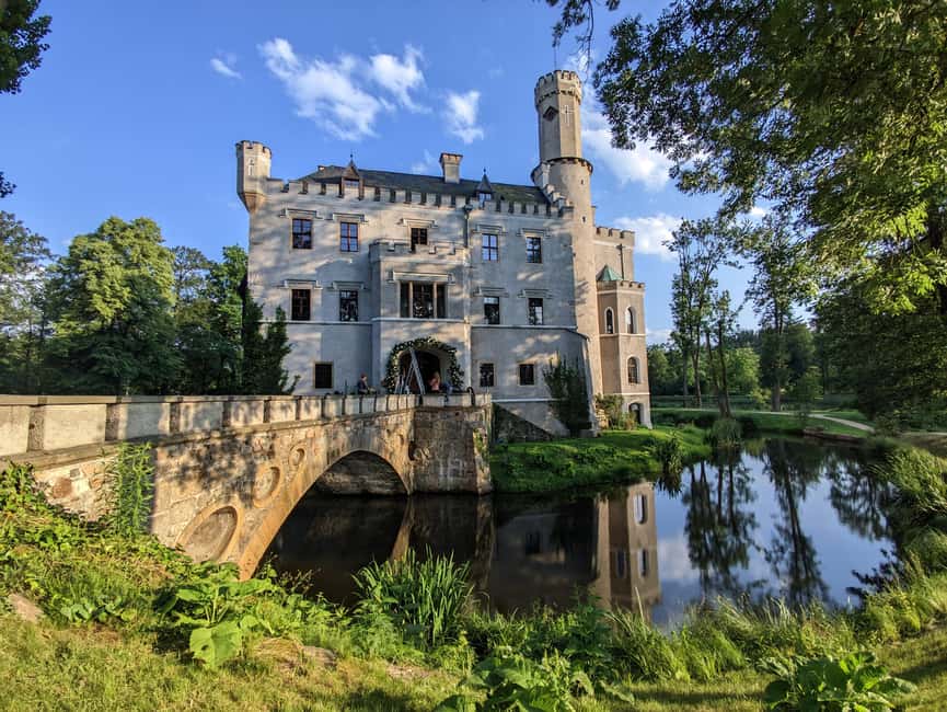 Wroclaw to Prague: 2-in-1 (Private Transfer + Country Tour) - Two ways across the Czech and Polish border