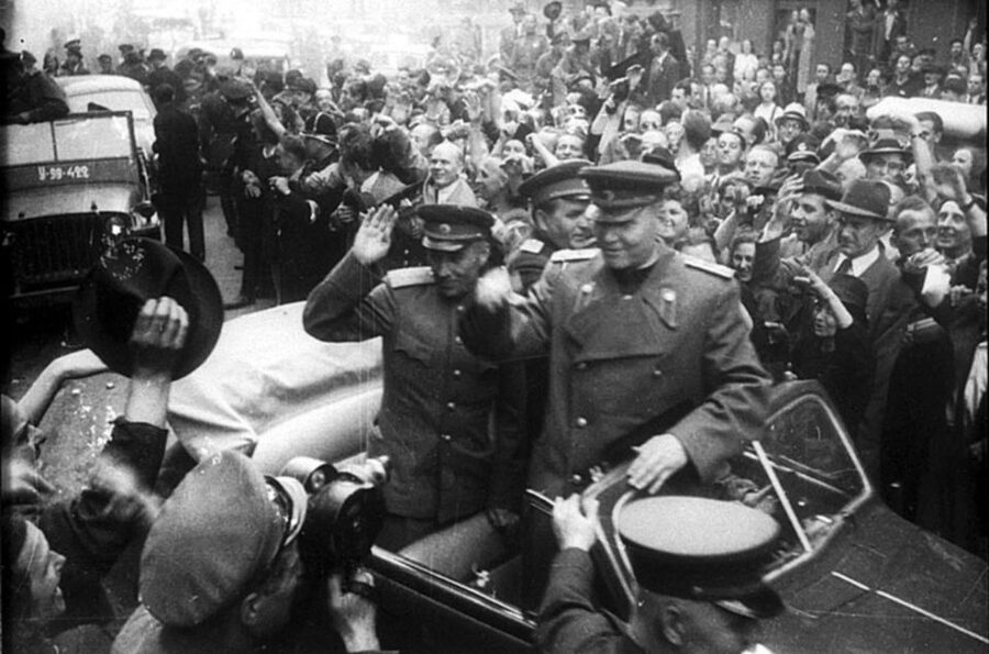 WWII and Communism History in Prague's Old Town Private Tour - Why this private Prague history walk matters